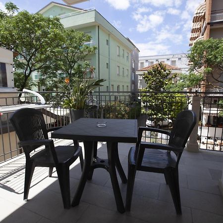 Residence Ascot Cattolica Esterno foto