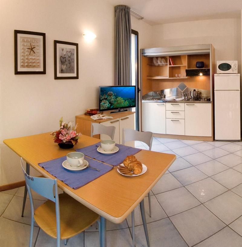 Residence Ascot Cattolica Esterno foto