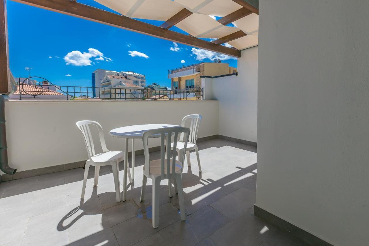 Residence Ascot Cattolica Esterno foto