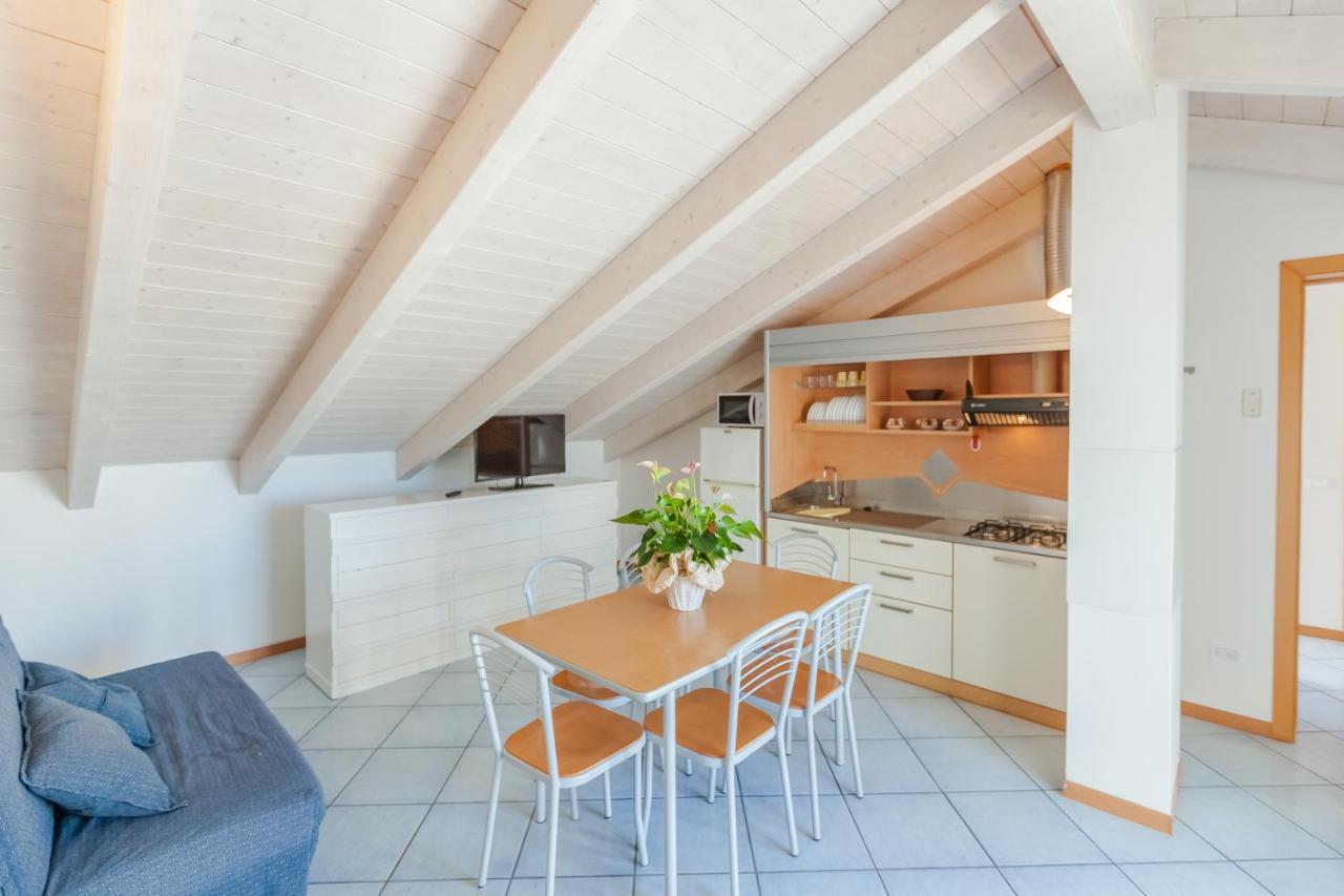 Residence Ascot Cattolica Esterno foto