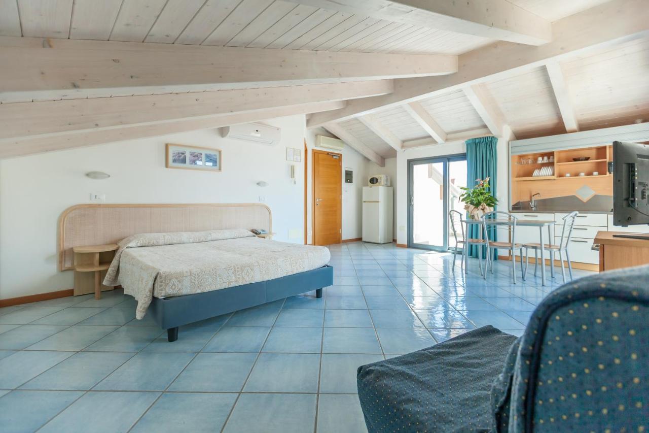 Residence Ascot Cattolica Esterno foto