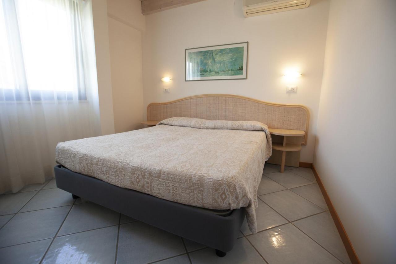 Residence Ascot Cattolica Esterno foto