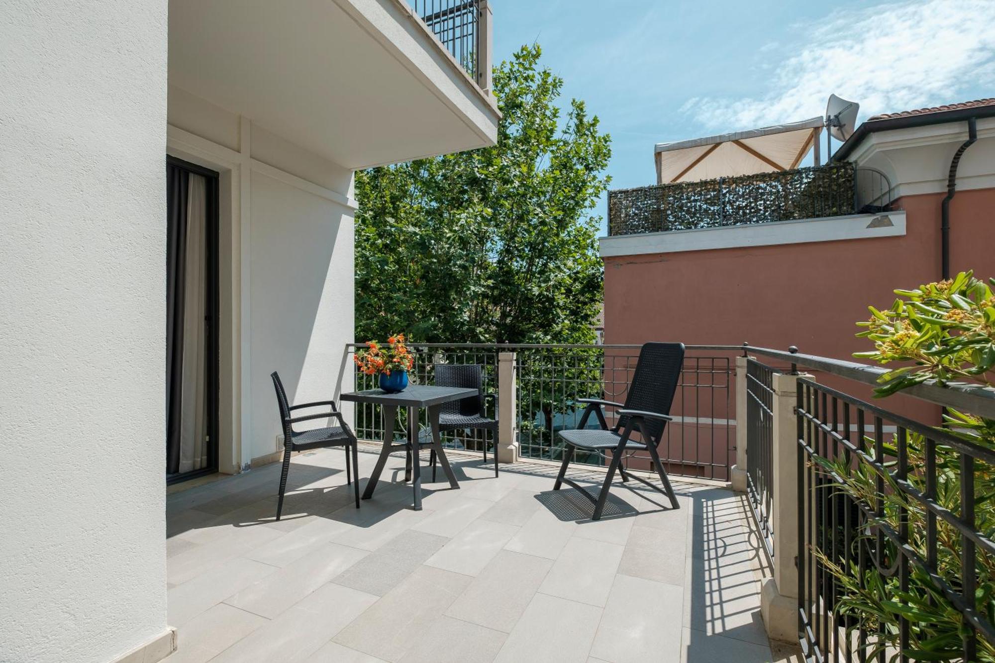 Residence Ascot Cattolica Esterno foto