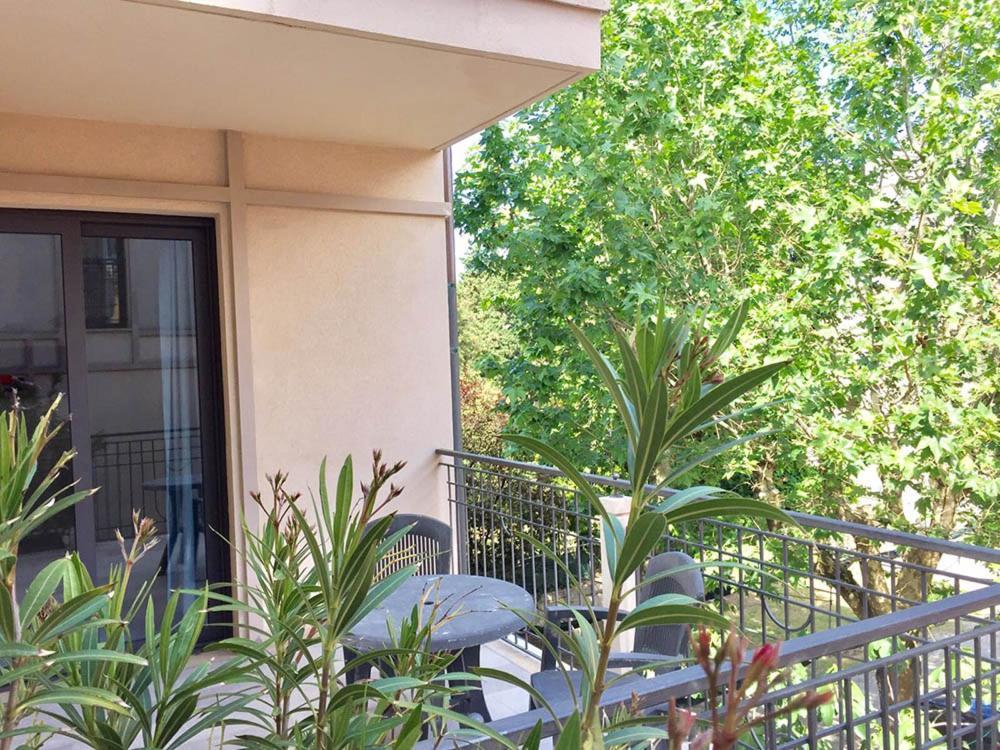 Residence Ascot Cattolica Esterno foto
