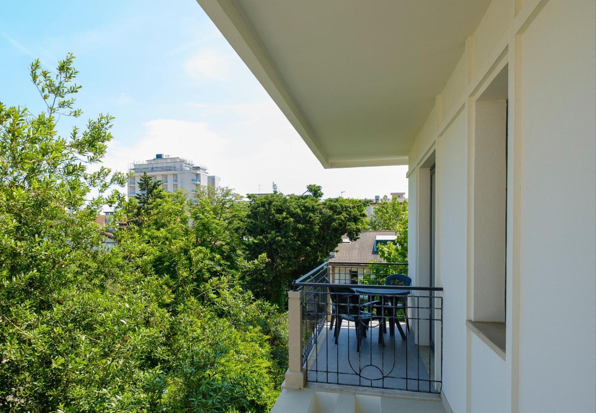 Residence Ascot Cattolica Esterno foto