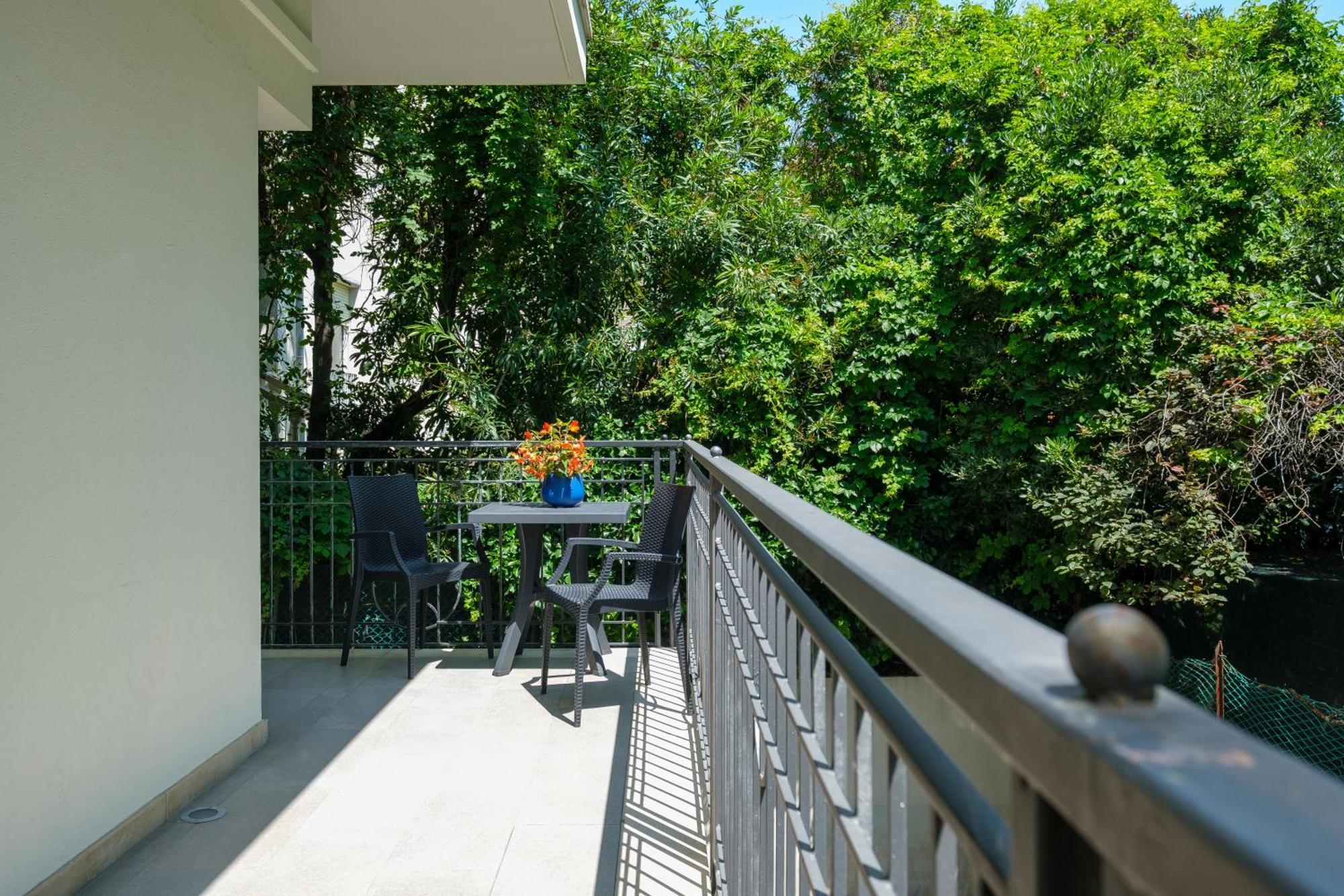 Residence Ascot Cattolica Esterno foto