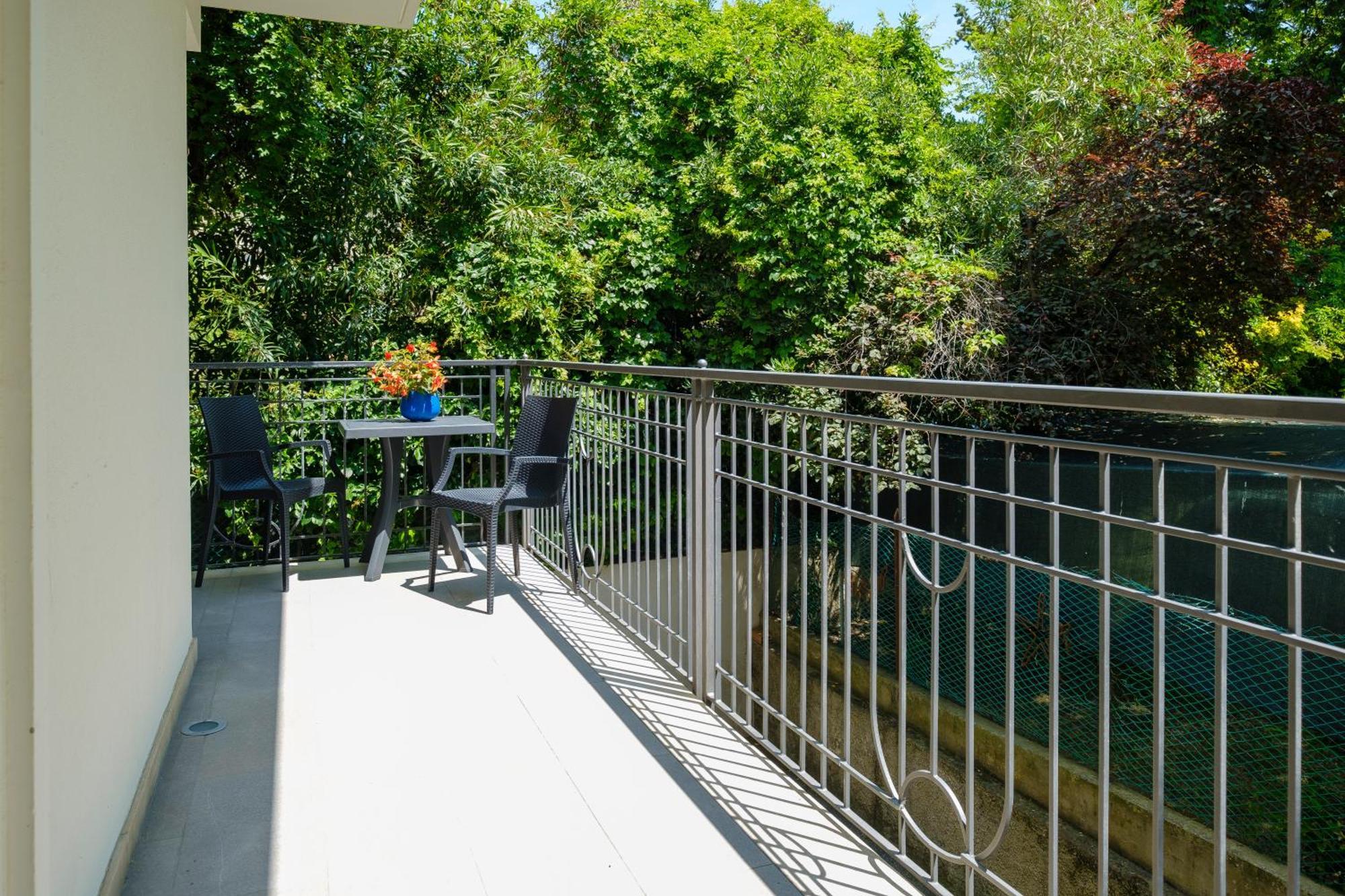Residence Ascot Cattolica Esterno foto