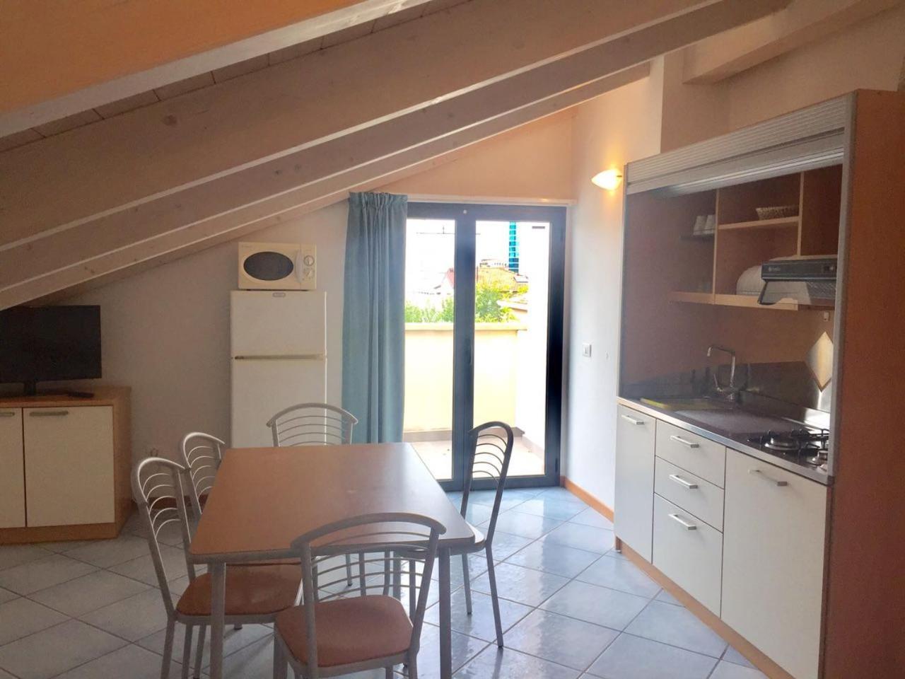 Residence Ascot Cattolica Esterno foto