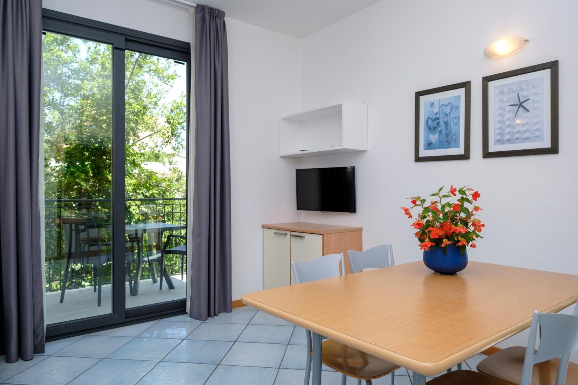 Residence Ascot Cattolica Esterno foto