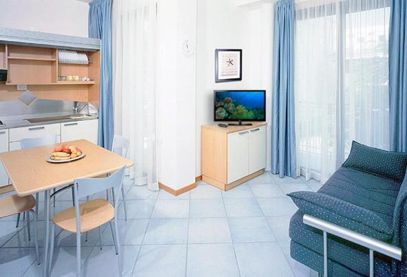 Residence Ascot Cattolica Esterno foto